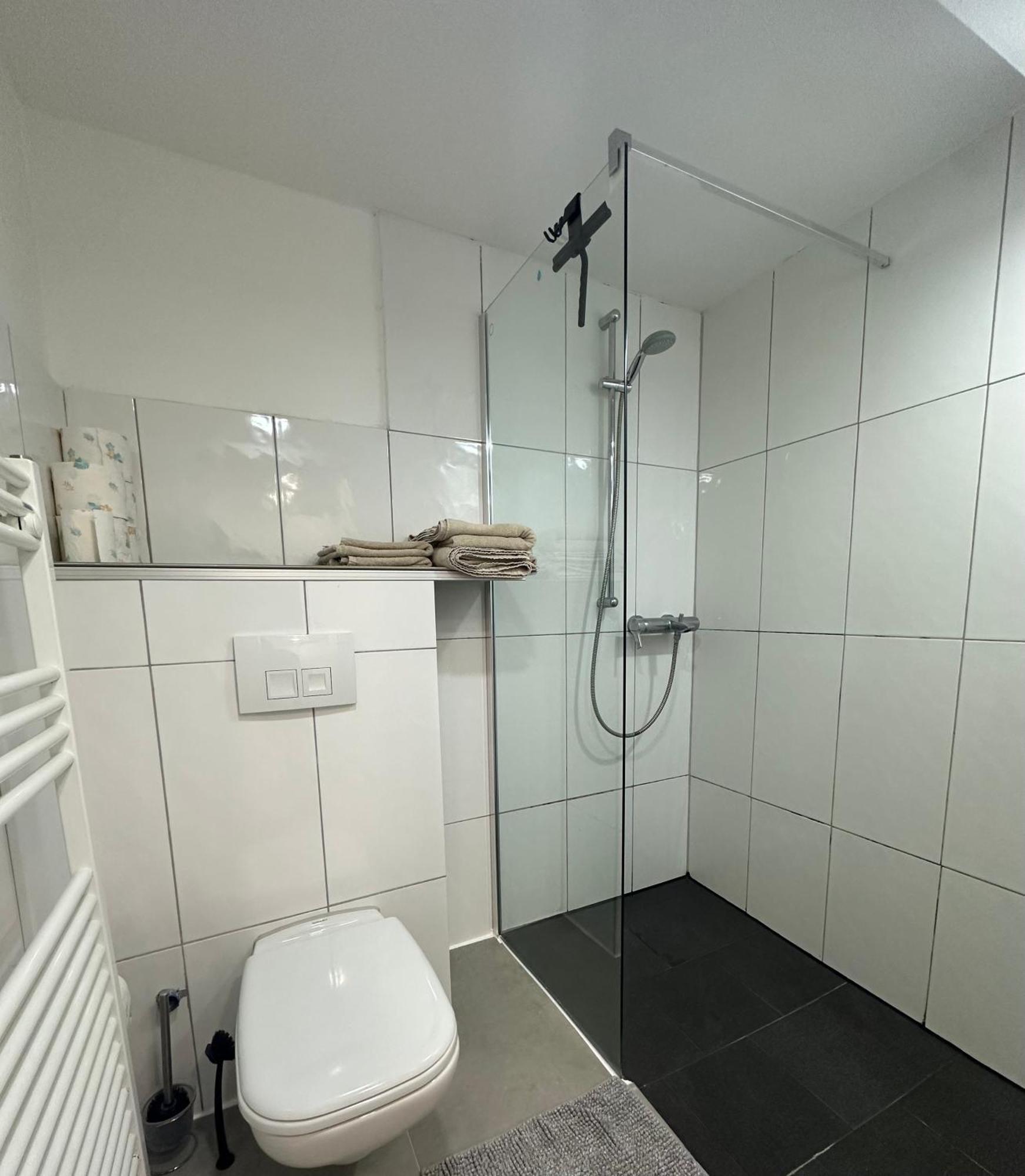 Charmante 2 Zimmer Souterrain Хановер Екстериор снимка